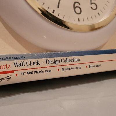 Lot 244: New Quartz Wall Clock White 