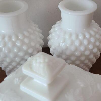 Lot 100F: Milk Glass 