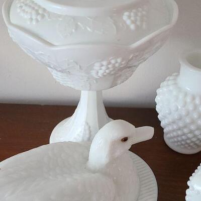 Lot 100F: Milk Glass 