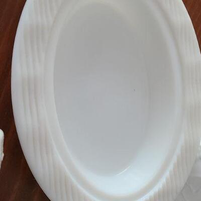 Lot 100F: Milk Glass 