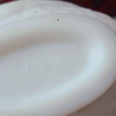 Lot 100F: Milk Glass 