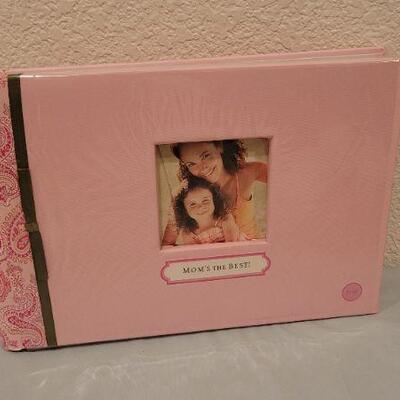 Lot 251: Assorted NEW Hallmark Collectibles 