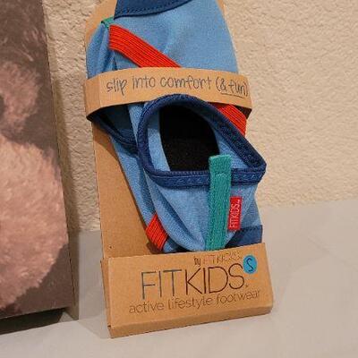 Lot 253: New Wall Art Sealed + FIT KIDS Shoes 
