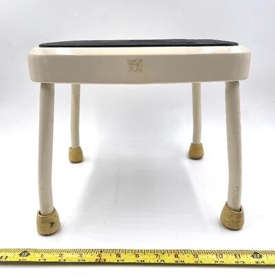 COSCO STEP STOOL
