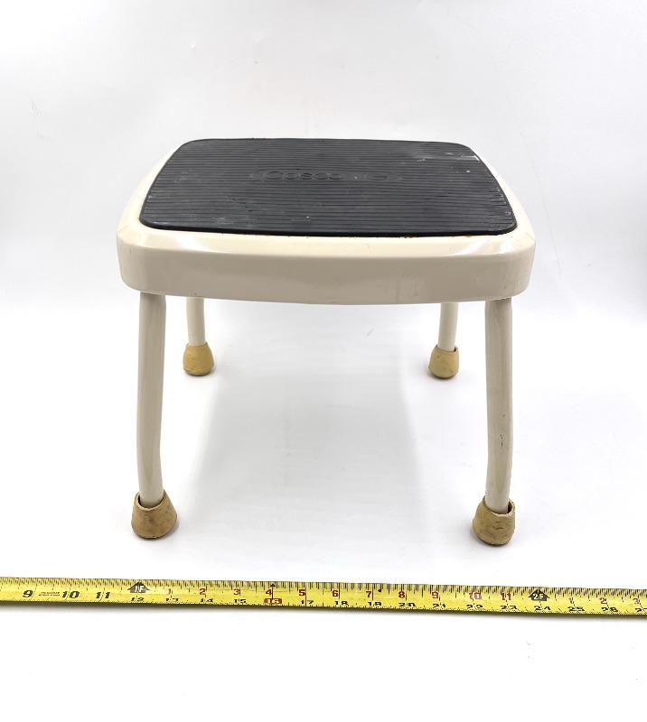COSCO STEP STOOL