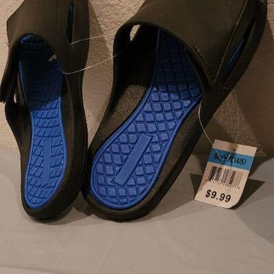 Lot 256: New with Tags Flip Flop Sandals