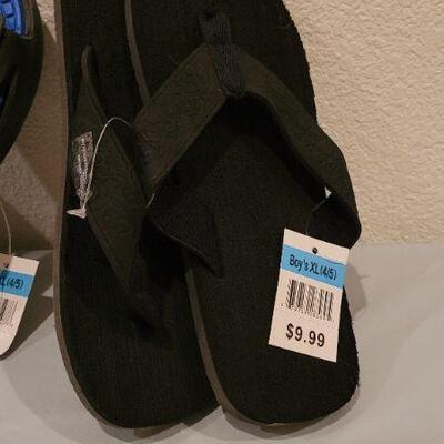 Lot 256: New with Tags Flip Flop Sandals