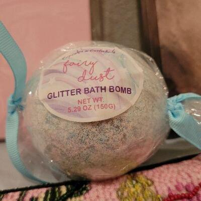Lot 257: Assorted NEW Hallmark Mother's Day Gifts