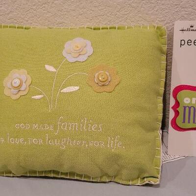 Lot 259: Assorted NEW Mother's Day Gifts- Pillow, Photo Album 