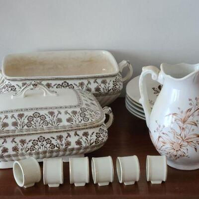 Lot 84: Antique Serving Pieces