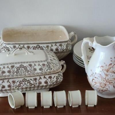 Lot 84: Antique Serving Pieces