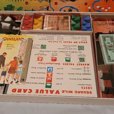 Lot 264: Vintage SQUARE MILE Milton Bradley Board Game NEVER PLAYED! 