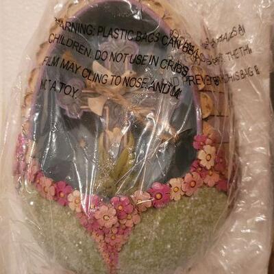 Lot 267: New JIM SHORES Easter Peace be with You Collectible 
