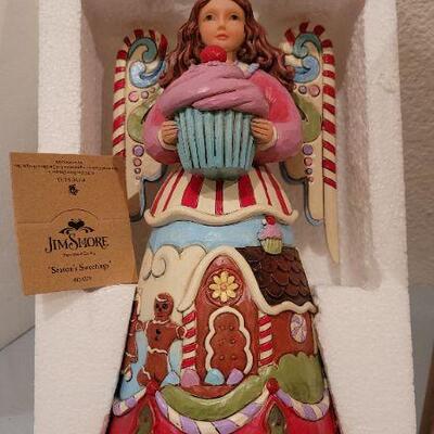 Lot 268: New JIM SHORE Seasons Greeting Collectible 