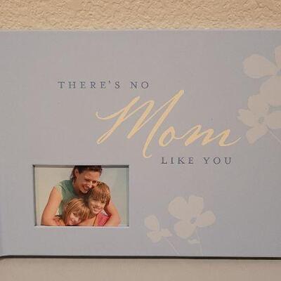 Lot 271: (2) New Hallmark Photo Frames 