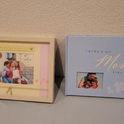 Lot 271: (2) New Hallmark Photo Frames 