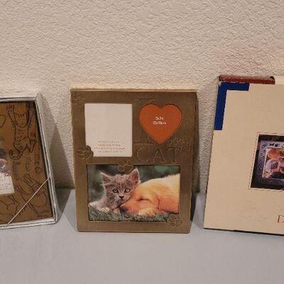 Lot 277: Assorted NEW Cat Theme Picture Frames 