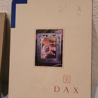 Lot 277: Assorted NEW Cat Theme Picture Frames 