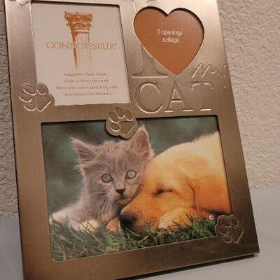 Lot 278: New Cat Theme Picture Frames 