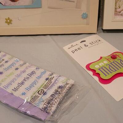 Lot 279: New Photo Album, Scrapbook and Mom Celebration 
