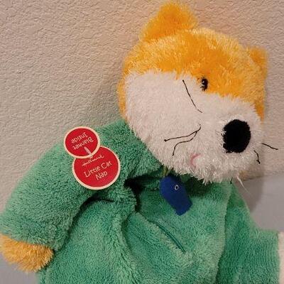 Lot 281: New Hallmark LITTLE CAT NAP Plush Animal with Blanket inside