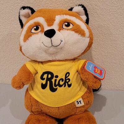 Lot 286: New HALLMARK Shirt Tales RICK Plush Collectible 