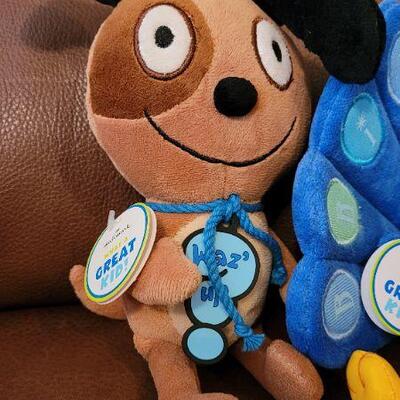 Lot 292: (2) New Hallmark GREAT KIDS! Plush Collectibles 