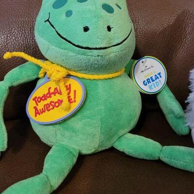 Lot 298: (2) New Hallmark GREAT KIDS! Plush Collectibles 