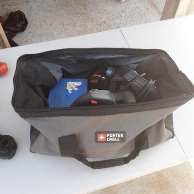 lot 161 - Porter Cable power tools/charger/bag, Dewalt drill/battery/charger, Black& Decker drill/charger, 