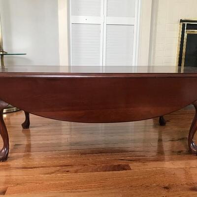 Lot 92L: Queen Anne Style Drop Leaf Coffee Table
