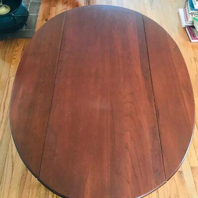 Lot 92L: Queen Anne Style Drop Leaf Coffee Table