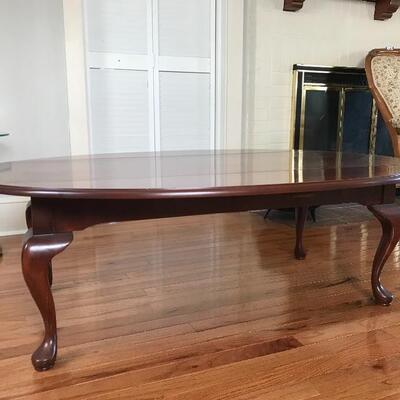 Lot 92L: Queen Anne Style Drop Leaf Coffee Table