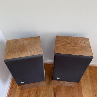 Lot 125 - Infinity RSe Floor Speaker Set with Stands