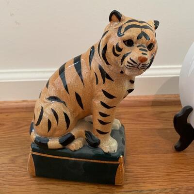 Lot 128 - Tiger Trio