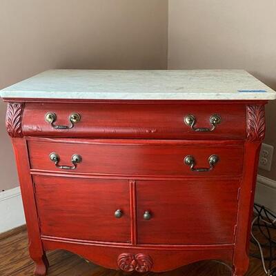 Lot MB121: Marble Top Small Bureau/ Table 