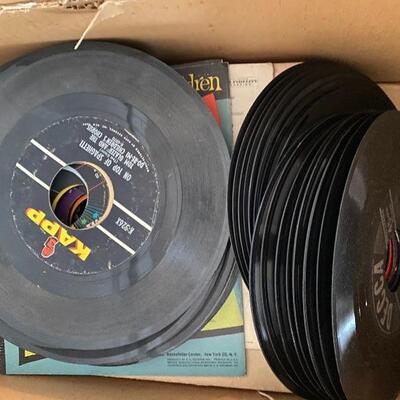 Lot MB122: Philco CD/Record Player and More 