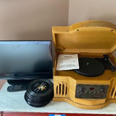 Lot MB122: Philco CD/Record Player and More 