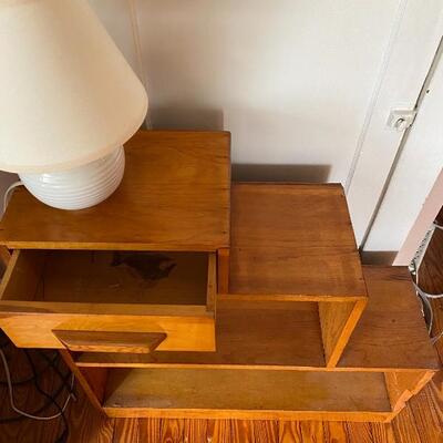 Lot MB125: Stair Step Book Shelf. 