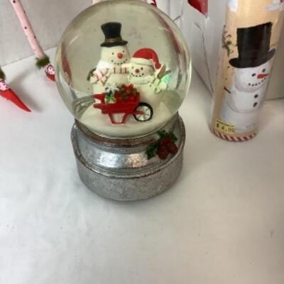 G - 813  Snowman Lot ( Hooked rug Style Stocking ) 