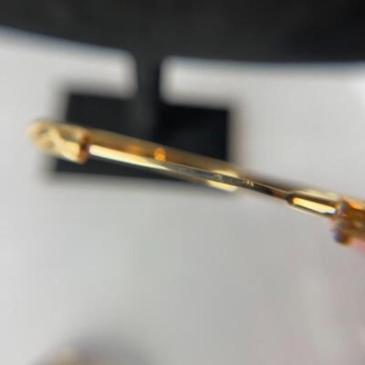 K612 14k Yellow Gold Diamond Cut Hinged Bangle Bracelet 