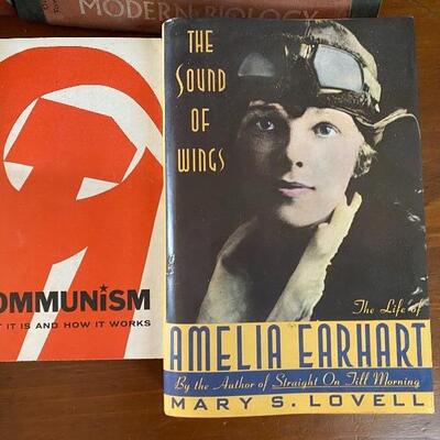Lot MB130: Vintage Books