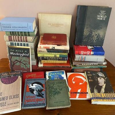 Lot MB130: Vintage Books