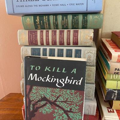 Lot MB130: Vintage Books