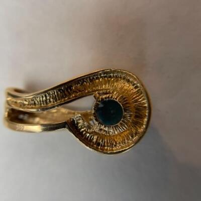 K617 14k Yellow Gold Blue Stone Pendant 