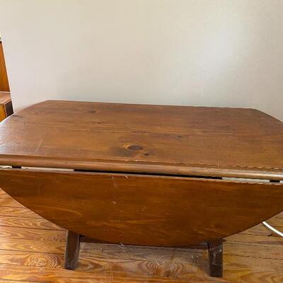 Lot MB131: Coffee Table 