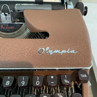 Lot 135 - Vintage Olympia De Luxe Portable Typewriter 