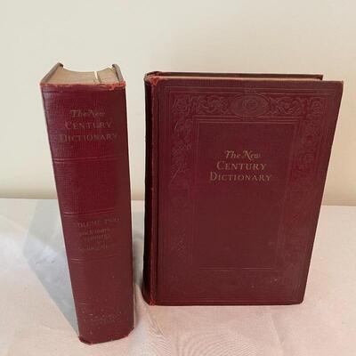 Lot 136 - Vintage 1967 Britannica Set, 1933 Dictionary & 1958 Atlas