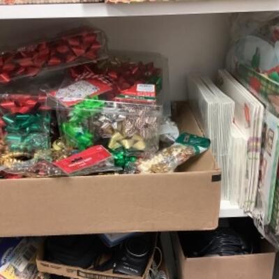 G - 818. â€œ Wrap It Up â€œ Lot of Wrapping Essentials