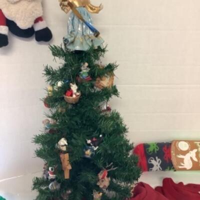 G - 820  Christmas Sweater Size 3 X  & Mini Tree Lot 