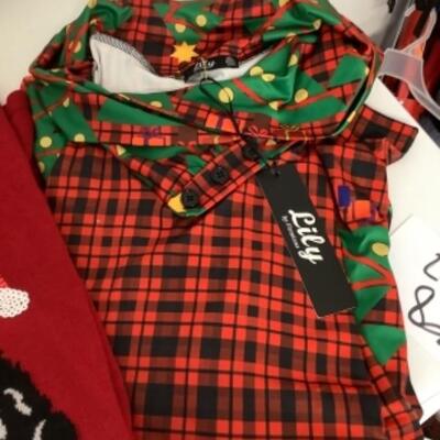 G - 820  Christmas Sweater Size 3 X  & Mini Tree Lot 